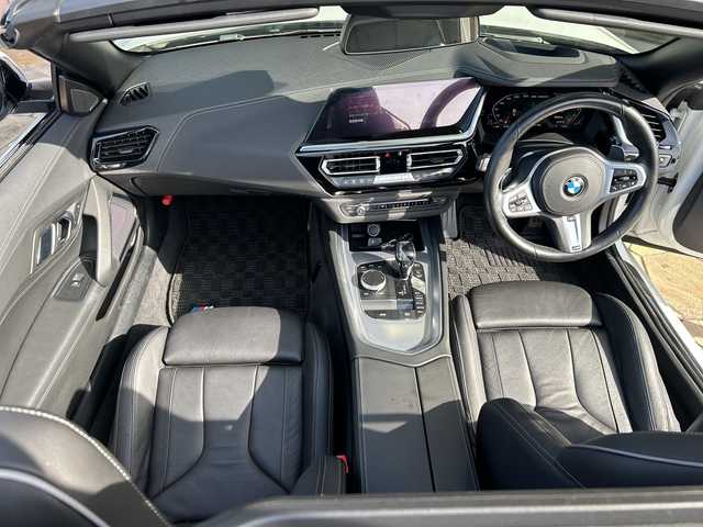 ＢＭＷ Ｚ４ M40i 静岡県 2019(平31)年 1.4万km アルピンホワイトⅢ 純正ナビ/・AM/FM/・Connected Music/・Spotify/・音楽ライブラリ/・USB/・Bluetooth/・Screen Mirroring/主要装備/・追従機能付クルコン/・ドライブレコーダー/・ＥＴＣ/・クリアランスソナー/・パドルシフト/・ワイヤレス充電/・harman/kardon/・電動オープン/・アイドリングストップ/・パーキングアシスト/・電動パーキング/・車線逸脱警告/・ステアリングサポート