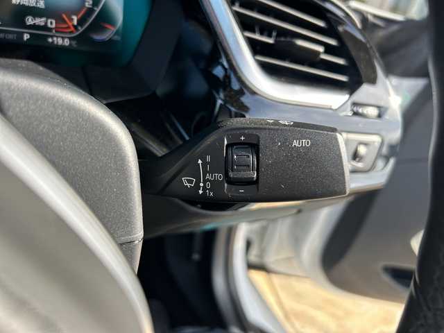 ＢＭＷ Ｚ４ M40i 静岡県 2019(平31)年 1.4万km アルピンホワイトⅢ 純正ナビ/・AM/FM/・Connected Music/・Spotify/・音楽ライブラリ/・USB/・Bluetooth/・Screen Mirroring/主要装備/・追従機能付クルコン/・ドライブレコーダー/・ＥＴＣ/・クリアランスソナー/・パドルシフト/・ワイヤレス充電/・harman/kardon/・電動オープン/・アイドリングストップ/・パーキングアシスト/・電動パーキング/・車線逸脱警告/・ステアリングサポート