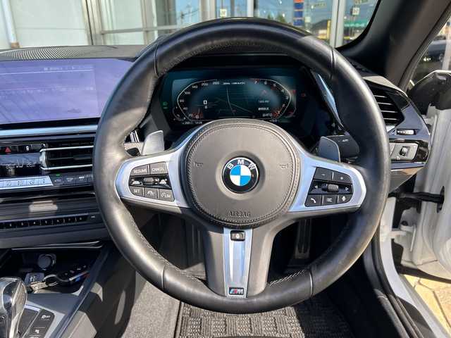 ＢＭＷ Ｚ４ M40i 静岡県 2019(平31)年 1.4万km アルピンホワイトⅢ 純正ナビ/・AM/FM/・Connected Music/・Spotify/・音楽ライブラリ/・USB/・Bluetooth/・Screen Mirroring/主要装備/・追従機能付クルコン/・ドライブレコーダー/・ＥＴＣ/・クリアランスソナー/・パドルシフト/・ワイヤレス充電/・harman/kardon/・電動オープン/・アイドリングストップ/・パーキングアシスト/・電動パーキング/・車線逸脱警告/・ステアリングサポート