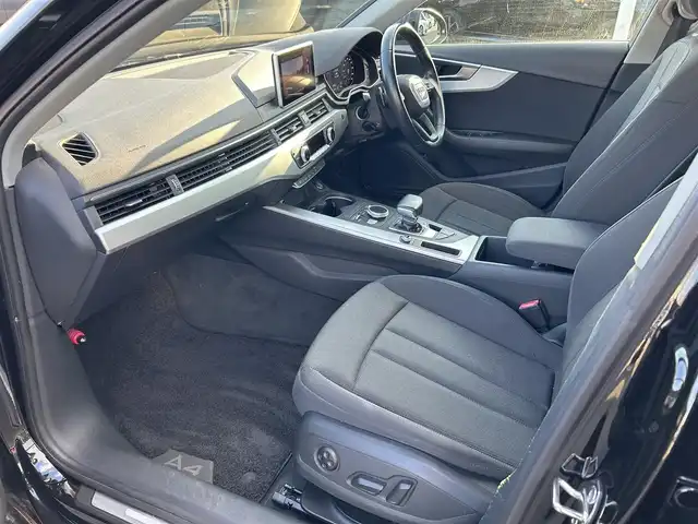アウディ Ａ４ アバント 2．0 TFSI 愛媛県 2017(平29)年 5.8万km 黒 メーカーオプション純正ナビ/BT/AM・FM/CD/DVD/フルセグTV/ETC/純正ドライブレコーダー/全方位カメラ/追従型クルーズコントロール/D+N席パワーシート/アイドリングストップ/衝突軽減システム/オートライト/純正フロアマット/純正アルミホイール/LEDヘッドライト