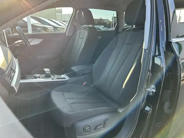 アウディ Ａ４ アバント 2．0 TFSI 愛媛県 2017(平29)年 5.8万km 黒 メーカーオプション純正ナビ/BT/AM・FM/CD/DVD/フルセグTV/ETC/純正ドライブレコーダー/全方位カメラ/追従型クルーズコントロール/D+N席パワーシート/アイドリングストップ/衝突軽減システム/オートライト/純正フロアマット/純正アルミホイール/LEDヘッドライト