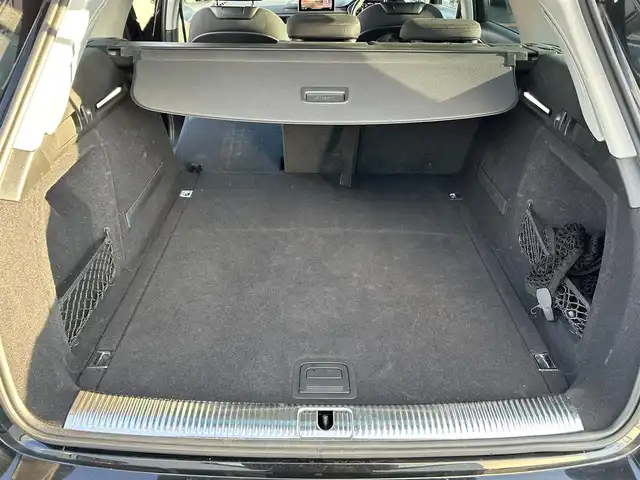 アウディ Ａ４ アバント 2．0 TFSI 愛媛県 2017(平29)年 5.8万km 黒 メーカーオプション純正ナビ/BT/AM・FM/CD/DVD/フルセグTV/ETC/純正ドライブレコーダー/全方位カメラ/追従型クルーズコントロール/D+N席パワーシート/アイドリングストップ/衝突軽減システム/オートライト/純正フロアマット/純正アルミホイール/LEDヘッドライト