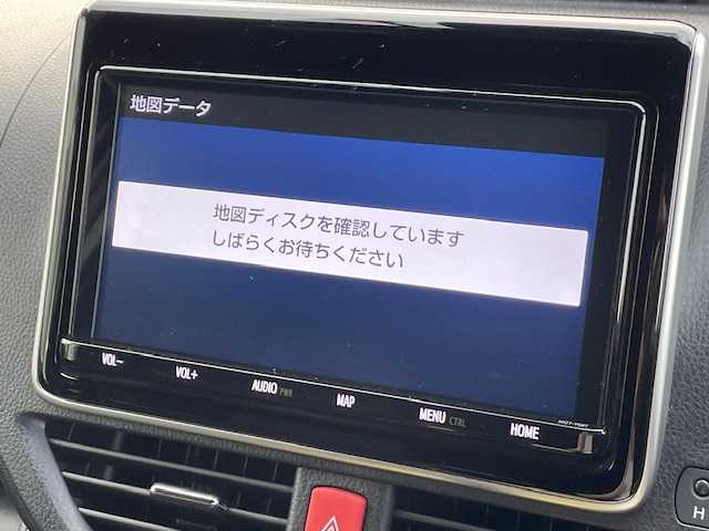 トヨタ ノア Si ダブルバイビーⅢ 愛知県 2021(令3)年 2.1万km ホワイトパールクリスタルシャイン ワンオーナー/純正9インチフルセグナビNSZT-W68T/(BT/CD/DVD/AM/FM)/トヨタセーフティーセンス/12.1インチフリップダウンモニター/両側パワースライドドア/クルーズコントロール/ハーフレザー/クリアランスソナー/純正車内ドライブレコーダー/保証書/取扱説明書/スペアキー有り