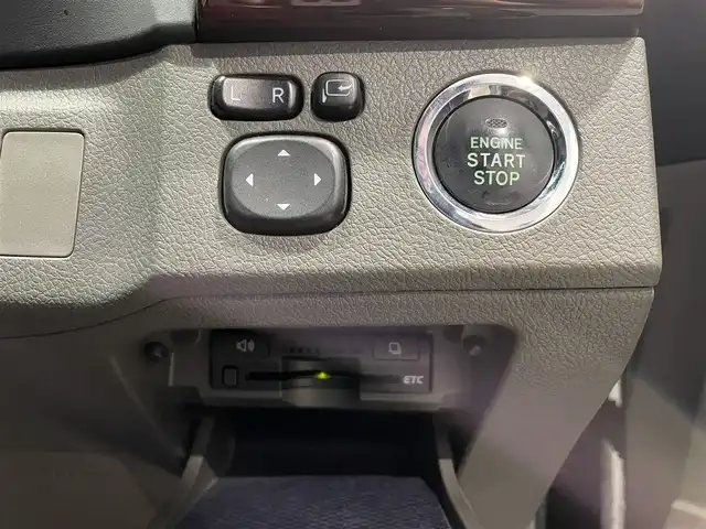 トヨタ マークＸ 250GリラックスセレブラックLTD 山梨県 2012(平24)年 7.3万km ブラック (株)IDOMが運営する【じしゃロン甲府店】の自社ローン専用車両になります。/こちらは現金またはオートローンご利用時の価格です。自社ローンご希望の方は別途その旨お申付け下さい/バックカメラ/前席パワーシート/ＥＴＣ/７型ナビ/ワンセグ　スマートキー/プッシュスタート/オートライト/フォグランプ
