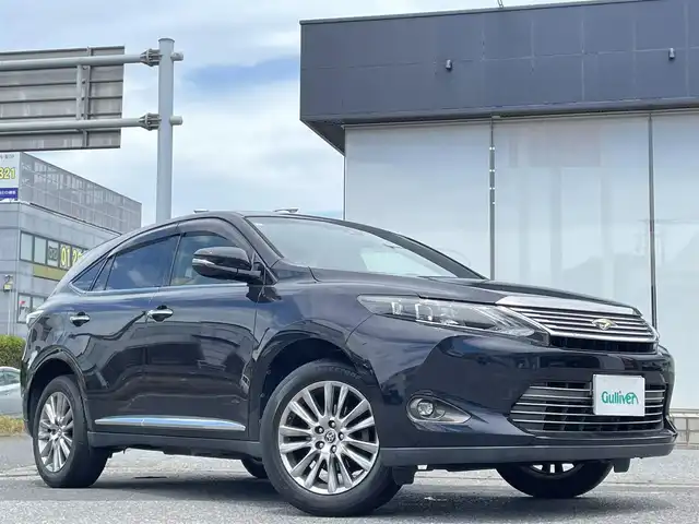 トヨタ ハリアー プレミアム 千葉県 2015(平27)年 4万km スパークリングブラックパールクリスタルシャイン 純正9インチメモリナビ【NSZT-Y66T】/・フルセグTV/BT/DVD/USB/ラジオ/バックカメラ/レーンディパーチャーアラート/クルーズコントロール/パワーバックドア/ハーフレザーシート/アイドリングストップ/AC100V【MOP】/ETC/パワーシート/LEDヘッドライト/オートマチックハイビーム/純正18インチAW/純正フロアマット/取扱説明書/保証書/スペアキー