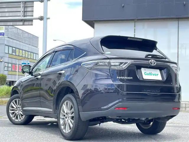 トヨタ ハリアー プレミアム 千葉県 2015(平27)年 4万km スパークリングブラックパールクリスタルシャイン 純正9インチメモリナビ【NSZT-Y66T】/・フルセグTV/BT/DVD/USB/ラジオ/バックカメラ/レーンディパーチャーアラート/クルーズコントロール/パワーバックドア/ハーフレザーシート/アイドリングストップ/AC100V【MOP】/ETC/パワーシート/LEDヘッドライト/オートマチックハイビーム/純正18インチAW/純正フロアマット/取扱説明書/保証書/スペアキー