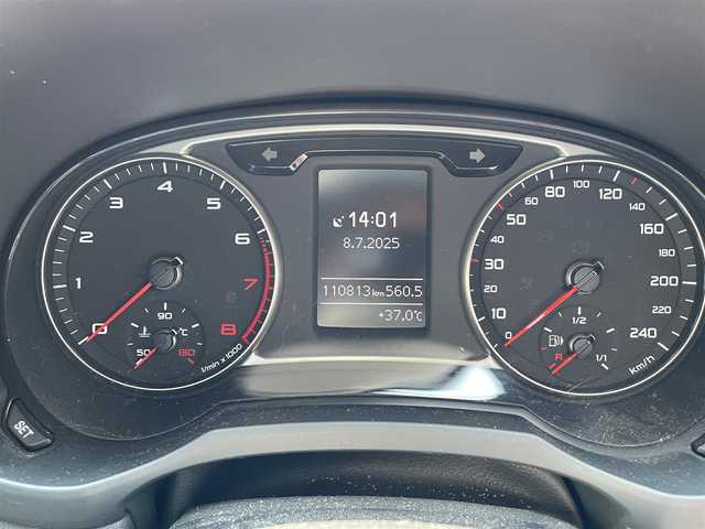 アウディ Ａ１ SB 1．0TFSI 香川県 2018(平30)年 11.1万km グレイシアホワイトメタリック スマートキー2本/保証書/取扱説明書/アイドリングストップ/純正HDDナビ/Bluetoothオーディオ/シートヒーター/純正15インチアルミ/FRコーナーセンサー/ウィンカーミラー/オートライト/革巻きステアリング