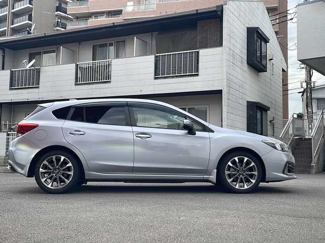 スバル インプレッサ スポーツ 2．0i－Lアイサイト 宮崎県 2021(令3)年 1.7万km プレミアムシルバーメタリック 純正ナビ（AM/FM/フルセグTV/Bluetooth）/バックカメラ/アイサイト２．０/オートクルーズコントロール/ETC/ブラインドスポットモニター/純正フロアマット/純正ドアバイザー