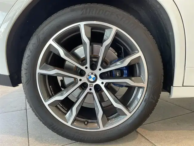 ＢＭＷ Ｘ４ xDrive 30i Mスポーツ 愛知県 2019(令1)年 5.2万km アルピンホワイトⅢ レザーシート　/ＨＵＤ　/純正ナビ　/Ｂｌｕｅｔｏｏｔｈ　/フルセグＴＶ　/ミラーリンク　/インテリジェントセーフ　/ＡＣＣ　/ＬＫＡ　/ＢＳＭ/シートヒーター　/ドライブレコーダー　/ＬＥＤヘッドライト　/ＥＴＣ２．０/パワーバックドア/プッシュスタート/アイドリングストップ/ウィンカーミラー