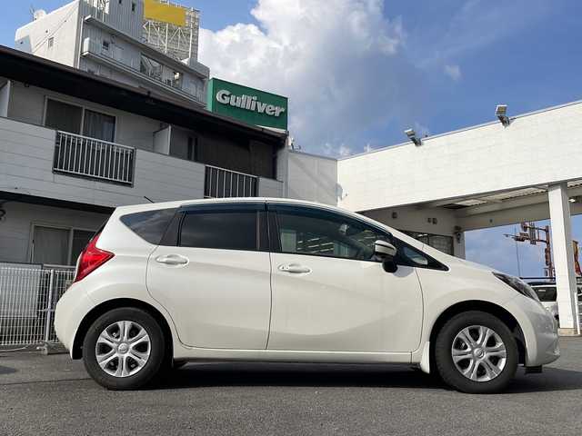 日産 ノート XVセレ +セーフ 宮崎県 2015(平27)年 3.5万km ブリリアントホワイトパール SDナビ（AM/FM/CD/USB/フルセグTV）/３６０度カメラ/ETC/デジタルインナーミラー/衝突軽減ブレーキ