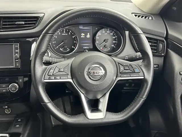 日産 エクストレイル 20Xi Vセレクション 道央・札幌 2022(令4)年 5.8万km ブリリアントホワイトパール ・４WD/・純正メモリナビ/　BT/CD/USB/iPod/AUX/フルセグ/・全方位カメラ/・ビルトインETC/・純正前方ドライブレコーダー/・デジタルインナーミラー/・プロパイロット/・レーダークルーズコントロール/・衝突軽減ブレーキ/・レーンキープアシスト/・横滑り防止/・ダウンヒルアシストコントロール/・前後コーナーセンサー/・全席シートヒーター/・前席パワーシート/・純正フロアマット/・純正スタッドレス18インチAW/・LEDヘッドライト/・オートライト/・オートマチックハイビーム/・ヘッドライトレベライザー/・プッシュスタート/・スマートキー