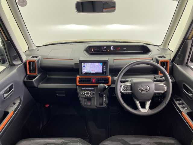 ダイハツ タント ファンクロスターボ 愛知県 2025(令7)年 0.4万km サンドベージュメタリック 純正ナビ/・Bluetooth/・CD/DVD/・フルセグテレビ/・SD音楽録音/バックカメラ/スマートアシスト/・衝突回避支援ブレーキ機能/・車線逸脱抑制制御機能/・路側逸脱警報機能/・先行車発進お知らせ機能/・標識認識機能/シートヒーター/両側パワースライドドア/・ウェルカムオープン機能/電動パーキングブレーキ/オートマチックハイビーム/前後コーナーセンサー/LEDヘッドライト/純正フロアマット