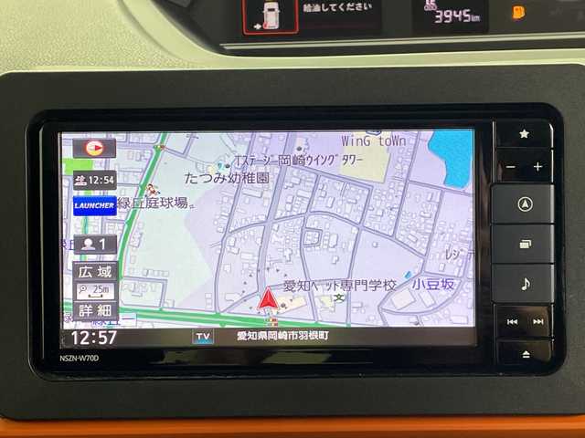 ダイハツ タント ファンクロスターボ 愛知県 2025(令7)年 0.4万km サンドベージュメタリック 純正ナビ/・Bluetooth/・CD/DVD/・フルセグテレビ/・SD音楽録音/バックカメラ/スマートアシスト/・衝突回避支援ブレーキ機能/・車線逸脱抑制制御機能/・路側逸脱警報機能/・先行車発進お知らせ機能/・標識認識機能/シートヒーター/両側パワースライドドア/・ウェルカムオープン機能/電動パーキングブレーキ/オートマチックハイビーム/前後コーナーセンサー/LEDヘッドライト/純正フロアマット