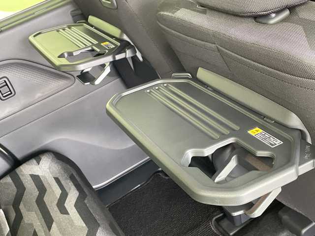ダイハツ タント ファンクロスターボ 愛知県 2025(令7)年 0.4万km サンドベージュメタリック 純正ナビ/・Bluetooth/・CD/DVD/・フルセグテレビ/・SD音楽録音/バックカメラ/スマートアシスト/・衝突回避支援ブレーキ機能/・車線逸脱抑制制御機能/・路側逸脱警報機能/・先行車発進お知らせ機能/・標識認識機能/シートヒーター/両側パワースライドドア/・ウェルカムオープン機能/電動パーキングブレーキ/オートマチックハイビーム/前後コーナーセンサー/LEDヘッドライト/純正フロアマット