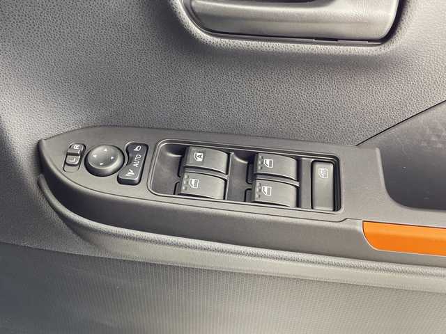 ダイハツ タント ファンクロスターボ 愛知県 2025(令7)年 0.4万km サンドベージュメタリック 純正ナビ/・Bluetooth/・CD/DVD/・フルセグテレビ/・SD音楽録音/バックカメラ/スマートアシスト/・衝突回避支援ブレーキ機能/・車線逸脱抑制制御機能/・路側逸脱警報機能/・先行車発進お知らせ機能/・標識認識機能/シートヒーター/両側パワースライドドア/・ウェルカムオープン機能/電動パーキングブレーキ/オートマチックハイビーム/前後コーナーセンサー/LEDヘッドライト/純正フロアマット