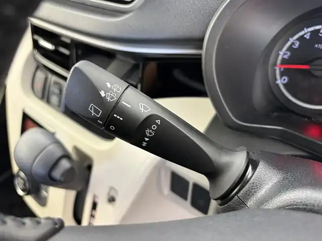 ダイハツ ムーヴ X リミテッドⅡ SAⅢ 愛知県 2020(令2)年 0.5万km パールホワイトⅢ 純正ナビ（ワンセグ、CD、DVD、Bluetooth）/ETC/Bカメラ/衝突軽減ブレーキ/レーンキープアシスト/オートハイビーム/ドラレコ前/LEDヘッドライト/スマートキー/シートヒーター（D席）/オートライト/純正14インチAW/純正フロアマット/横滑り防止装置/フォグライト