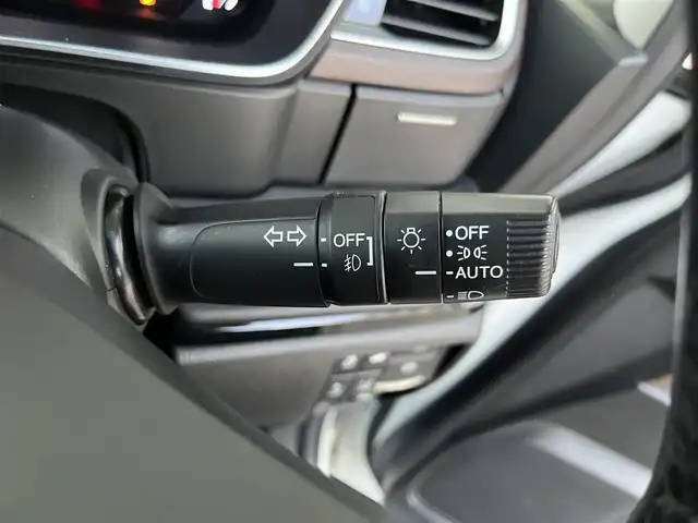 ホンダ オデッセイ ハイブリッド 高知県 2021(令3)年 8.4万km プラチナホワイトパール 10インチギャザズナビ/Bluetooth接続/ETC/ドライブレコーダー/全方位カメラ/WAC/純正フロアマット/純正18インチアルミホイール/電動リアゲート/運転席、助手席パワーシート/シートヒーター/両側パワースライドドア/ハンズフリースライドドア/横滑り防止装置/衝突被害軽減システム/盗難防止装置/レーンキープアシスト/コーナーセンサー/運転席＋助手席＋サイドエアバッグ/カーテンエアバッグ
