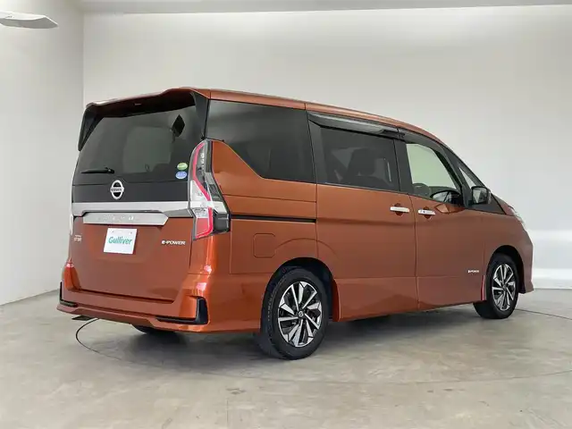 日産 セレナ e－パワー ハイウェイスター V 埼玉県 2020(令2)年 5.4万km オレンジ プロパイロット　純正１０インチナビ　フリップダウンモニター　アラウンドビューモニター　ＢＳＩ　レーダークルーズコントロール　ビルトインＥＴＣ２．０　ドライブレコーダー　ＨＤＭＩ　純正アルミ　ＬＥＤ