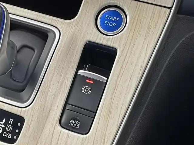 日産 セレナ e－パワー ハイウェイスター V 埼玉県 2020(令2)年 5.4万km オレンジ プロパイロット　純正１０インチナビ　フリップダウンモニター　アラウンドビューモニター　ＢＳＩ　レーダークルーズコントロール　ビルトインＥＴＣ２．０　ドライブレコーダー　ＨＤＭＩ　純正アルミ　ＬＥＤ