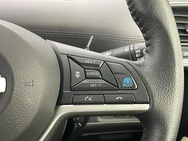 日産 セレナ e－パワー ハイウェイスター V 埼玉県 2020(令2)年 5.4万km オレンジ プロパイロット　純正１０インチナビ　フリップダウンモニター　アラウンドビューモニター　ＢＳＩ　レーダークルーズコントロール　ビルトインＥＴＣ２．０　ドライブレコーダー　ＨＤＭＩ　純正アルミ　ＬＥＤ