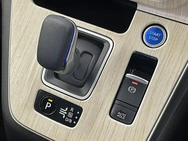 日産 セレナ e－パワー ハイウェイスター V 埼玉県 2020(令2)年 5.4万km オレンジ プロパイロット　純正１０インチナビ　フリップダウンモニター　アラウンドビューモニター　ＢＳＩ　レーダークルーズコントロール　ビルトインＥＴＣ２．０　ドライブレコーダー　ＨＤＭＩ　純正アルミ　ＬＥＤ