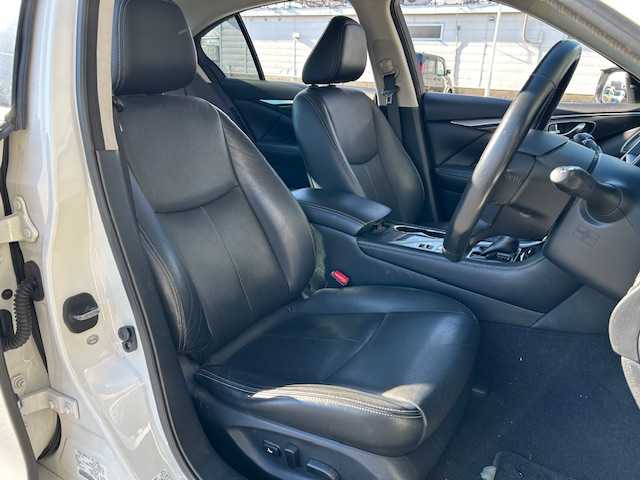 日産 スカイライン ハイブリッド 350GT FOUR Type P 道東・釧路十勝 2014(平26)年 19.9万km クリスタルホワイトパール 4WD/純正ナビ/（CD/SD/Bluetooth/USB/iPod/AUX）/バックカメラ/ETC/レーンキープアシスト/アダプティブクルーズコントロール/横滑り防止/レザーシート/シートヒーター/メモリ機能付パワーシート/LEDヘッドライト/純正17インチアルミホイール/純正フロアマット/スペアキー/説明書