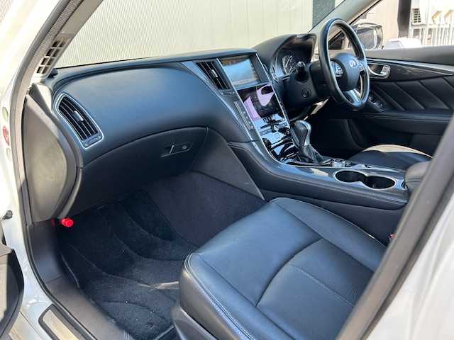 日産 スカイライン ハイブリッド 350GT FOUR Type P 道東・釧路十勝 2014(平26)年 19.9万km クリスタルホワイトパール 4WD/純正ナビ/（CD/SD/Bluetooth/USB/iPod/AUX）/バックカメラ/ETC/レーンキープアシスト/アダプティブクルーズコントロール/横滑り防止/レザーシート/シートヒーター/メモリ機能付パワーシート/LEDヘッドライト/純正17インチアルミホイール/純正フロアマット/スペアキー/説明書