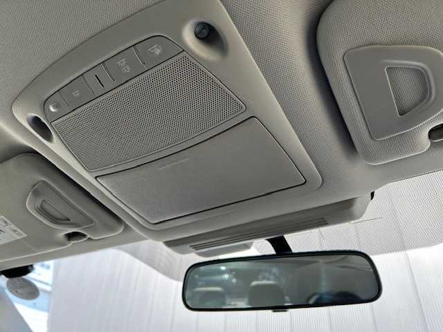 日産 スカイライン ハイブリッド 350GT FOUR Type P 道東・釧路十勝 2014(平26)年 19.9万km クリスタルホワイトパール 4WD/純正ナビ/（CD/SD/Bluetooth/USB/iPod/AUX）/バックカメラ/ETC/レーンキープアシスト/アダプティブクルーズコントロール/横滑り防止/レザーシート/シートヒーター/メモリ機能付パワーシート/LEDヘッドライト/純正17インチアルミホイール/純正フロアマット/スペアキー/説明書