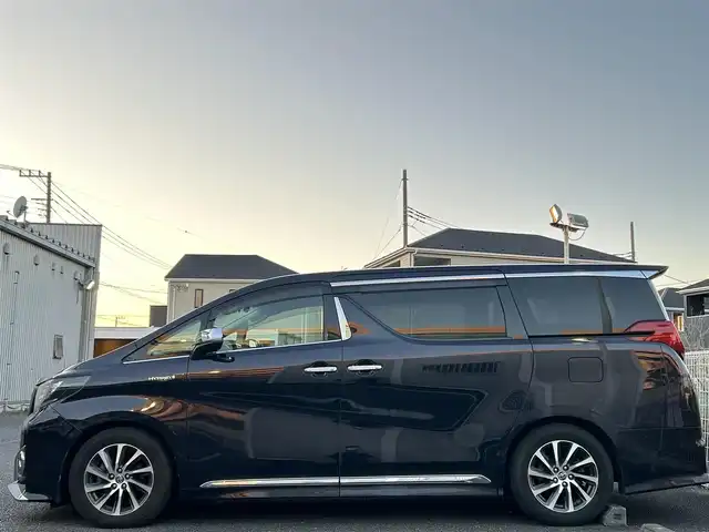 トヨタ アルファードハイブリット SR 道央・札幌 2015(平27)年 11.4万km スパークリングブラックパールクリスタルシャイン ユーザー買取車両/純正HDDナビ/【AM/FM/TV/BT/CD/SD】/純正17インチAW/JBLサウンド/エンジンスタートボタン/MTモード付AT/アイドリンクストップ/スマートキー/スペアキー×１/クルーズコントロール/ETC/USB入力端子/バックカメラ/ドライブレコーダー/両側パワースライドドア/100V電源/オットマン/3列シート/サンルーフ/パワーシート/ハーフレザーシート/AC100電源/ウォークスルー/コーナーセンサー/横滑り防止装置/衝突被害軽減システム/保証書/取扱説明書