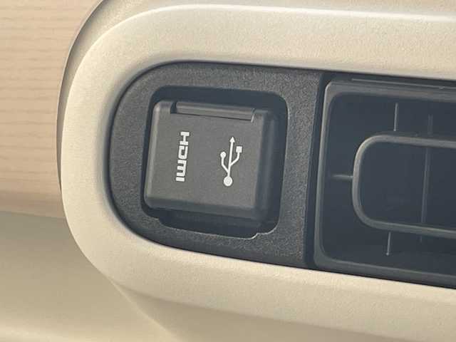 ダイハツ ムーヴ キャンバス ストライプス G 山口県 2023(令5)年 2.3万km シャイニングホワイトパール/スムーズグレーマイカメタリック 純正ディスプレイオーディオ/（USB/HDMI/Bluetooth/AppleCarPlay/androidauto）/全方位カメラ/電動パーキング/シートヒーター（D/N）/両側パワースライドドア/オートライト/オートライトハイビーム/オートブレーキホールド/ワイヤレス充電/温ドリンクホルダー/レザーシートカバー/ドライブレコーダー/ETC/アイドリングストップ