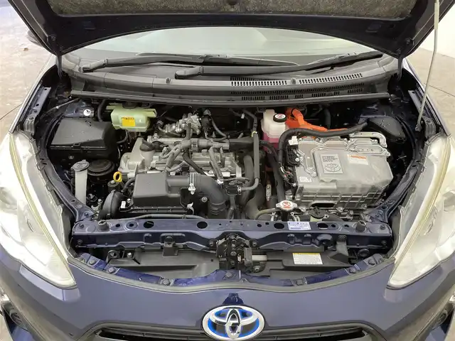 トヨタ アクア S 千葉県 2017(平29)年 4.5万km ダークブルーマイカ トヨタセーフティセンスC/・プリクラッシュセーフティ/・レーンディパーチャーアラート/・オートマチックハイビーム/純正7インチナビ/・Bluetooth/・ワンセグTV/・バックカメラ/スマートキー