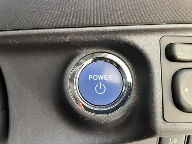 トヨタ アクア S 千葉県 2017(平29)年 4.5万km ダークブルーマイカ トヨタセーフティセンスC/・プリクラッシュセーフティ/・レーンディパーチャーアラート/・オートマチックハイビーム/純正7インチナビ/・Bluetooth/・ワンセグTV/・バックカメラ/スマートキー