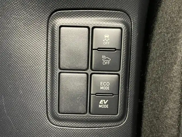 トヨタ アクア S 千葉県 2017(平29)年 4.5万km ダークブルーマイカ トヨタセーフティセンスC/・プリクラッシュセーフティ/・レーンディパーチャーアラート/・オートマチックハイビーム/純正7インチナビ/・Bluetooth/・ワンセグTV/・バックカメラ/スマートキー