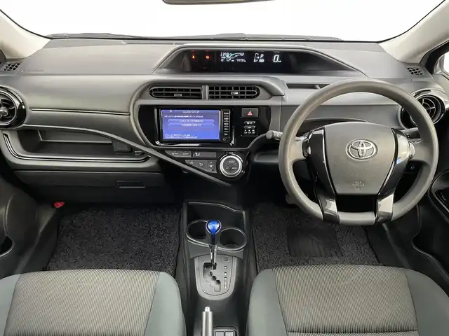 トヨタ アクア S 千葉県 2017(平29)年 4.5万km ダークブルーマイカ トヨタセーフティセンスC/・プリクラッシュセーフティ/・レーンディパーチャーアラート/・オートマチックハイビーム/純正7インチナビ/・Bluetooth/・ワンセグTV/・バックカメラ/スマートキー