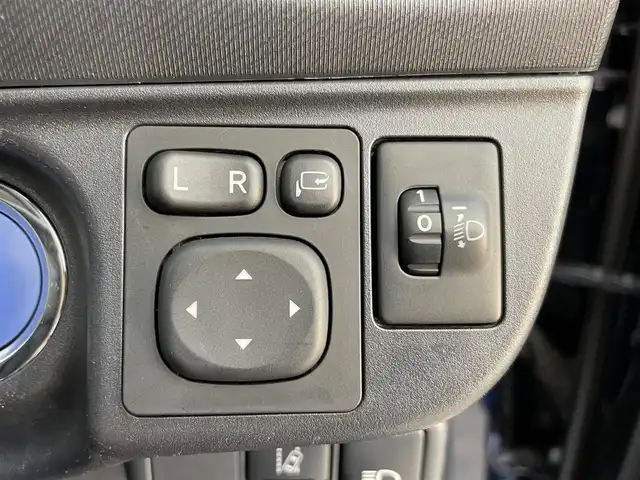 トヨタ アクア S 千葉県 2017(平29)年 4.5万km ダークブルーマイカ トヨタセーフティセンスC/・プリクラッシュセーフティ/・レーンディパーチャーアラート/・オートマチックハイビーム/純正7インチナビ/・Bluetooth/・ワンセグTV/・バックカメラ/スマートキー