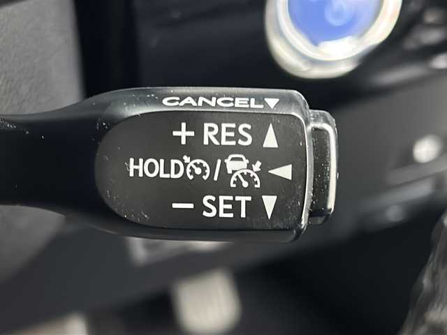 トヨタ プリウス A 宮城県 2016(平28)年 8万km アティチュードブラックマイカ 禁煙車/社外エアロパーツ/トヨタセーフティーセンス/・プリクラッシュセーフティーシステム/・レーンディバ―チャーアラート/・オートマチックハイビーム/・レーダークルーズコントロール/・インテリジェントクリアランスソナー/ブラインドスポットモニター/ヘッドアップディスプレイ/純正7インチナビ/地図SD無し/・BT.CD.DVD.SD/フルセグテレビ/ビルトインETC/社外ドライブレコーダー/LEDヘッドライト/LEDフォグランプ/革巻きステアリング/ステアリングスイッチ/横滑り防止機能/アイドリングストップ/プッシュスタート/スマートキー（2本）/防眩ルームミラー/純正15インチスチールキャップ/純正フロアマット/純正ドアバイザー