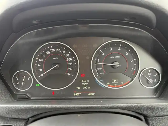 ＢＭＷ ３２０ｉ スポーツ 三重県 2012(平24)年 6.6万km アルピンホワイトⅢ 純正メーカーナビ/　・Bluetooth/　・DVD再生/　・AUX/　・USB/バックガイドモニター/速度リミッター/D/N席パワーシート/D席シートメモリ/スマートキーx2本/プッシュスタート/HIDヘッドライト/LEDフォグライト/リアフォグライト/アイドリングストップ/ステアリングスイッチ/ミラー型ETC/電動格納ミラー/ターンミラー/横滑り防止機能