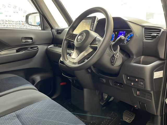 日産 ルークス ハイウェイスター X 新潟県 2021(令3)年 3.8万km ブラック 4WD/純正9インチSDナビ(MM320D-L)/CD/DVD/BT/フルセグテレビ/SDミュージックサーバー/全方位カメラ/ETC/ドライブレコーダー/衝突被害軽減ブレーキ/レーンキープアシスト/片側パワースライドドア/ベンチシート/シートヒーター /ステアリングスイッチ/スマートキー/プッシュスタート/LEDヘッドライト/オートライト/オートハイビーム/フォグランプ/純正14インチアルミホイール