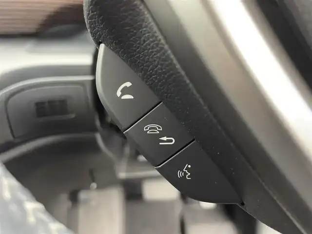 ホンダ フリード クロスター ホンダセンシング 富山県 2020(令2)年 3.9万km プラチナホワイトパール 社外ナビ(AM/FM/BT/CD/DVD)/フルセグTV/バックカメラ/エンジンスターター/レーダークルーズコントロール/衝突軽減装置/レーンキープアシスト/両側パワースライドドア/ウインドシールドデアイサー/アイドリングストップ/横滑り防止装置/ETC/後方コーナーセンサー/前席シートヒーター/LEDヘッドライト/オートライト/純正AW/社外フロアマット/フォグランプ/スマートキー/スペアキー1本/プッシュスタート/取扱説明書/保証書