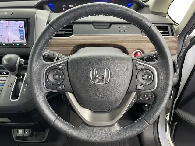 ホンダ フリード クロスター ホンダセンシング 富山県 2020(令2)年 3.9万km プラチナホワイトパール 社外ナビ(AM/FM/BT/CD/DVD)/フルセグTV/バックカメラ/エンジンスターター/レーダークルーズコントロール/衝突軽減装置/レーンキープアシスト/両側パワースライドドア/ウインドシールドデアイサー/アイドリングストップ/横滑り防止装置/ETC/後方コーナーセンサー/前席シートヒーター/LEDヘッドライト/オートライト/純正AW/社外フロアマット/フォグランプ/スマートキー/スペアキー1本/プッシュスタート/取扱説明書/保証書