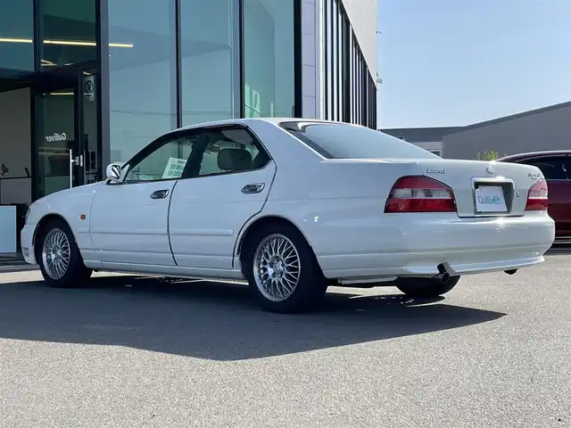 日産 ローレル メダリスト プレミア 東京都 2002(平14)年 3.7万km ホワイトパール カヤバ製ショック/〈NEW SR SPECIAL〉/RS-Rダウンサス/16インチアルミホイール/純正ナビ/純正オーディオ・カセット/ドライブレコーダー/ETC/キーレス