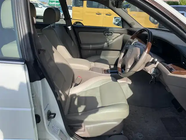 日産 ローレル メダリスト プレミア 東京都 2002(平14)年 3.7万km ホワイトパール カヤバ製ショック/〈NEW SR SPECIAL〉/RS-Rダウンサス/16インチアルミホイール/純正ナビ/純正オーディオ・カセット/ドライブレコーダー/ETC/キーレス