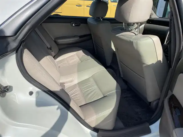 日産 ローレル メダリスト プレミア 東京都 2002(平14)年 3.7万km ホワイトパール カヤバ製ショック/〈NEW SR SPECIAL〉/RS-Rダウンサス/16インチアルミホイール/純正ナビ/純正オーディオ・カセット/ドライブレコーダー/ETC/キーレス