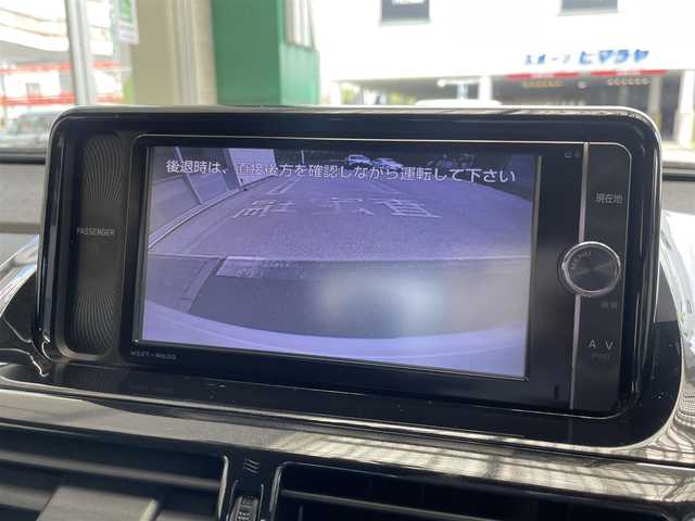 トヨタ ｉＱ 100G 埼玉県 2013(平25)年 7.3万km ホワイトパールクリスタルシャイン /純正メモリナビ//フルセグTV//バックカメラ//CD/DVD/Bluetooth//スマートキー×2//ETC//キセノン//前後ドラレコ(SDカード欠)//W.サイドエアバッグ//カーテン.ニーエアバッグ//ABS//横滑り防止装置//革巻きステアリング//オートライト//レザー調シートカバー//スモークフィルム//ドアバイザー//社外15インチAW//新車時保証書//取扱説明書