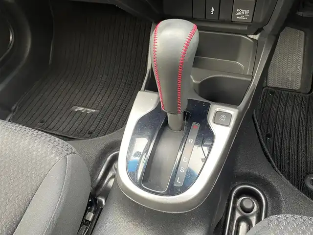 ホンダ フィット 13G FパックコンフォートED 熊本県 2018(平30)年 7万km クリスタルブラックパール ホンダセンシング/プッシュスタート/純正ナビ/（CD・DVD・フルセグTV・BTオーディオ・SD）/バックカメラ/ビルトインETC/社外15インチAW/レーダークルーズ/前席シートヒーター/LEDヘッドライト/オートライト/LEDフォグライト/横滑り防止装置/ウィンカーミラー/純正フロアマット/純正ドアバイザー/スマートスペアキー×1本