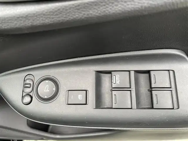 ホンダ フィット 13G FパックコンフォートED 熊本県 2018(平30)年 7万km クリスタルブラックパール ホンダセンシング/プッシュスタート/純正ナビ/（CD・DVD・フルセグTV・BTオーディオ・SD）/バックカメラ/ビルトインETC/社外15インチAW/レーダークルーズ/前席シートヒーター/LEDヘッドライト/オートライト/LEDフォグライト/横滑り防止装置/ウィンカーミラー/純正フロアマット/純正ドアバイザー/スマートスペアキー×1本