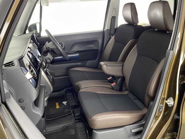 スズキ ハスラー Jスタイル Ⅲ ターボ 宮崎県 2018(平30)年 2.6万km ブレイブカーキパール/スチールシルバー 禁煙車/デュアルカメラブレーキサポート/純正8型ナビTV/（CN-RZ843/CD/DVD/Bluetooth/フルセグTV)/純正ビルトインETC/純正セキュリティアラーム/純正キセノンオートライト/純正LEDフォグ/純正15インチアルミ/純正フロアマット/レーンディパーチャーアラート/クルーズコントロール/エネチャージ/前席シートヒーター/ハーフレザーシート/ウインカードアミラー/オートエアコン（ナノイー）/本革巻ハンドル/スマートキー/プッシュエンジンスタート/スペアキー