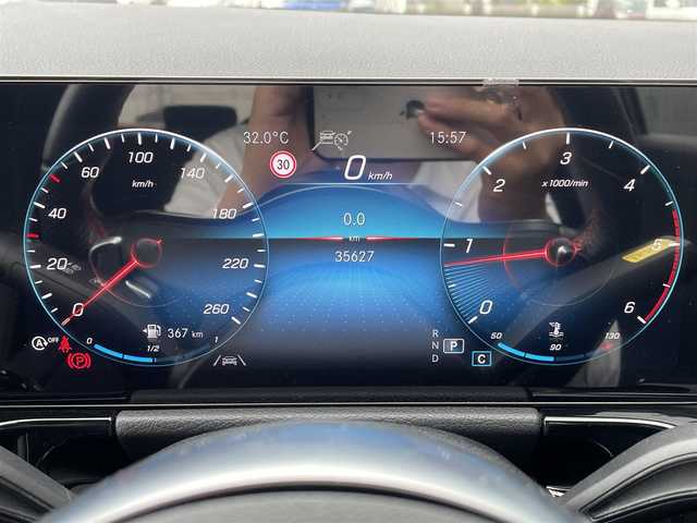 メルセデス・ベンツ Ｍ・ベンツ ＧＬＡ２００ｄ 4マチック AMGライン 埼玉県 2022(令4)年 3.6万km コスモスブラック 黒ハーフレザーシート/アダプティブクルーズコントロール/純正HDDナビ/(Bluetooth/USB/フルセグ)/３６０度カメラ/ブラインドスポットモニター/シートヒーター/パークアシスト/純正１９インチアルミホイール/ＬＥＤヘッドライト/ETC