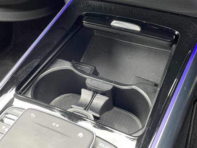 メルセデス・ベンツ Ｍ・ベンツ ＧＬＡ２００ｄ 4マチック AMGライン 埼玉県 2022(令4)年 3.6万km コスモスブラック 黒ハーフレザーシート/アダプティブクルーズコントロール/純正HDDナビ/(Bluetooth/USB/フルセグ)/３６０度カメラ/ブラインドスポットモニター/シートヒーター/パークアシスト/純正１９インチアルミホイール/ＬＥＤヘッドライト/ETC