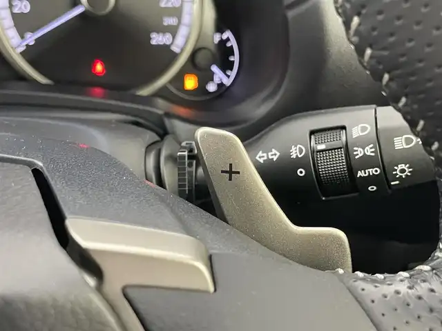 レクサス ＮＸ 300 Fスポーツ 埼玉県 2018(平30)年 2.4万km ホワイトノーヴァガラスフレーク サンルーフ　純正１０．３インチナビ　バックカメラ　黒革シート　レーダークルーズ　ビルトインＥＴＣ２．０　シートヒーター　ベンチレーション　ステアリングヒーター　メモリシート　パワーバックドア　ＬＥＤ
